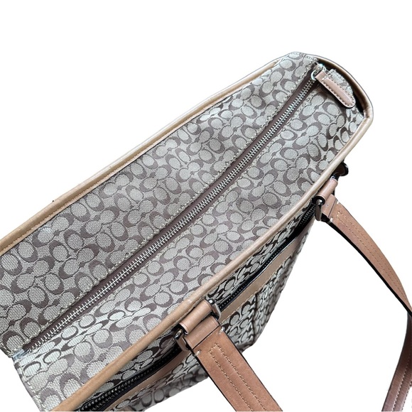 Coach Signature Voyager F13813 - Tote/Diaper Bag - Picture 4 of 15